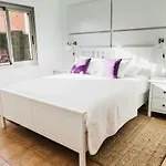 Eco White With Climatized Pool فيلة *