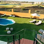 Eco White With Climatized Pool فيلة *