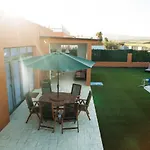 Eco White With Climatized Pool فيلة *
