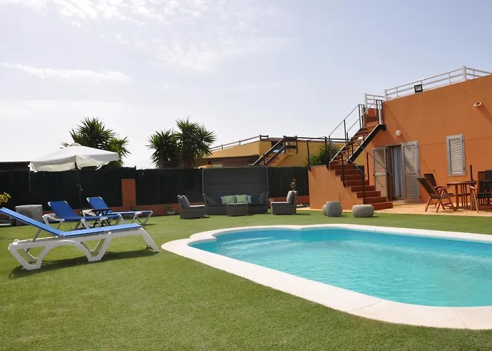 Eco White With Climatized Pool فيلة