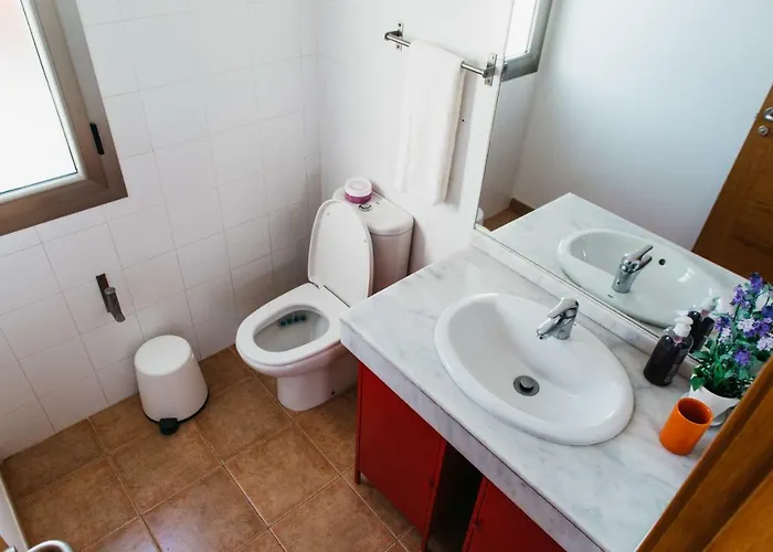 Eco White With Climatized Pool فيلة *