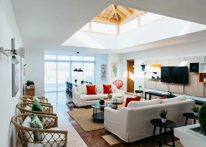 فيلة Eco White With Climatized Pool *