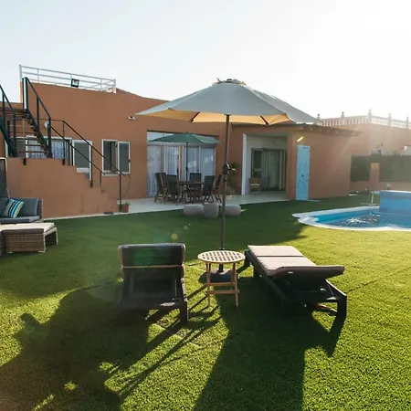 Eco White With Climatized Pool *