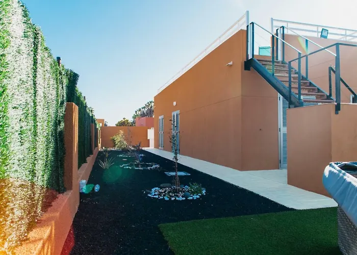 Eco White With Climatized Pool *