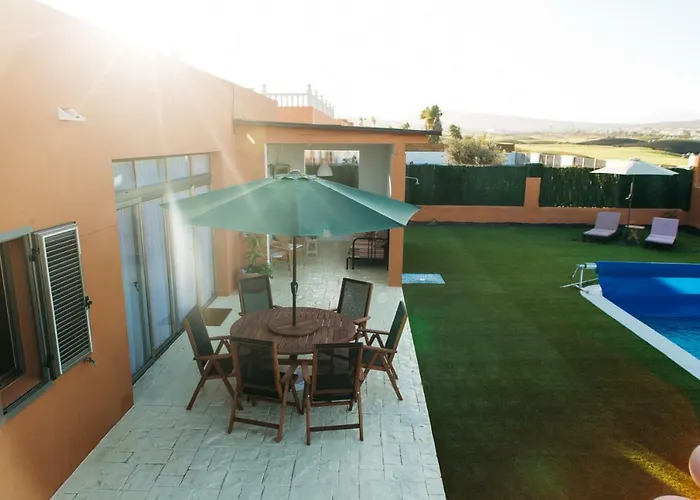 Eco White With Climatized Pool Vila *