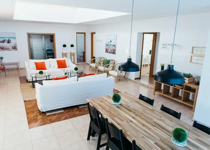 Eco White With Climatized Pool *